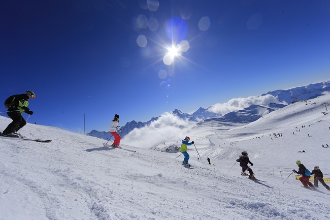Weekly ski passes and advantages for Les 2 Alpes